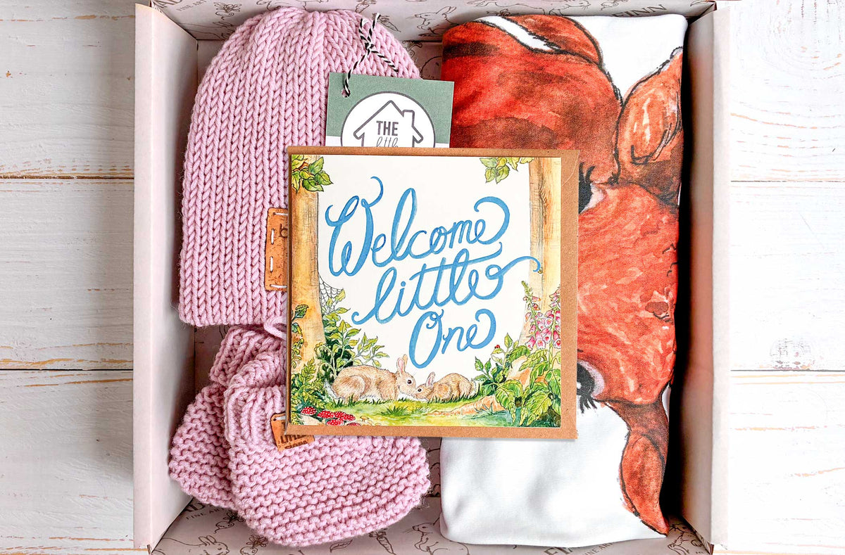 Suan, Farm Gate Organic Baby Blanket & Accessories Gift Box (Rose) Fiadh&Finn