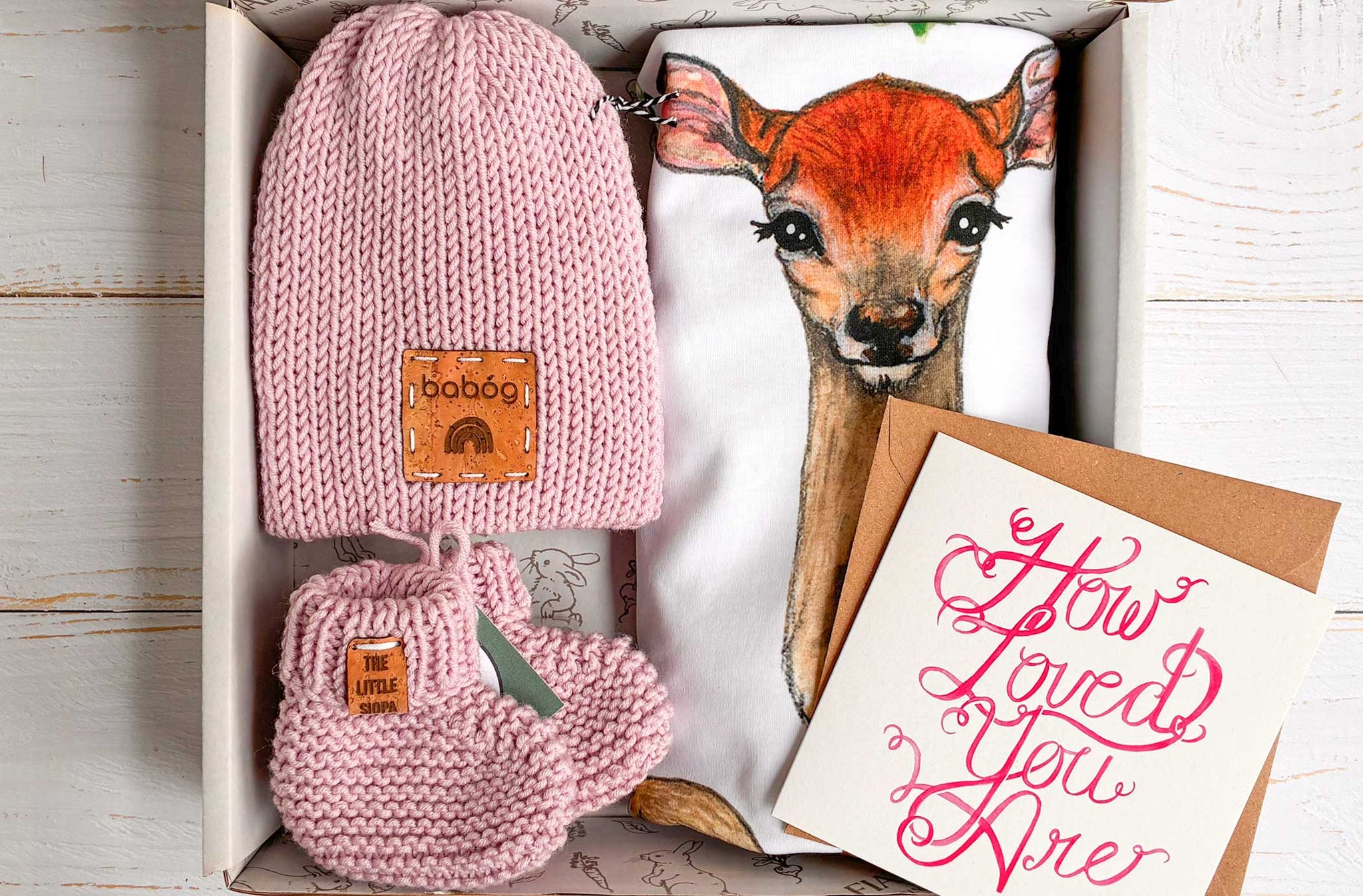 Suan, Woodland Friends Blanket & Accessories Baby Gift Box (Rose) Fiadh&Finn